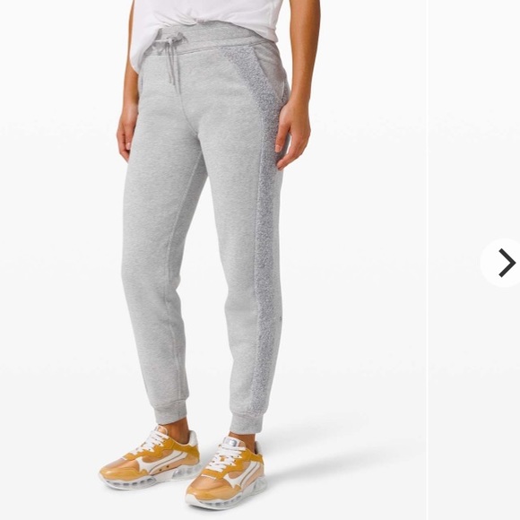 lululemon athletica Pants - Lululemon Scuba Jogger